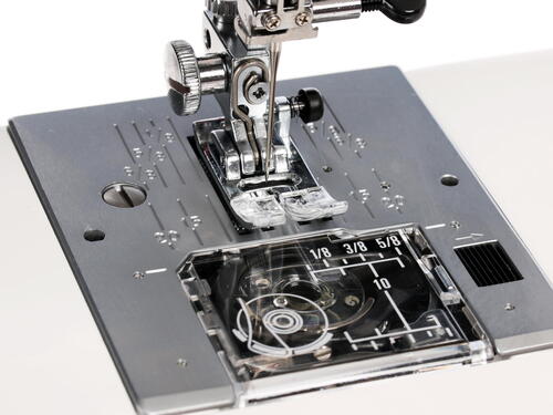 Швейная машина Janome 7524A